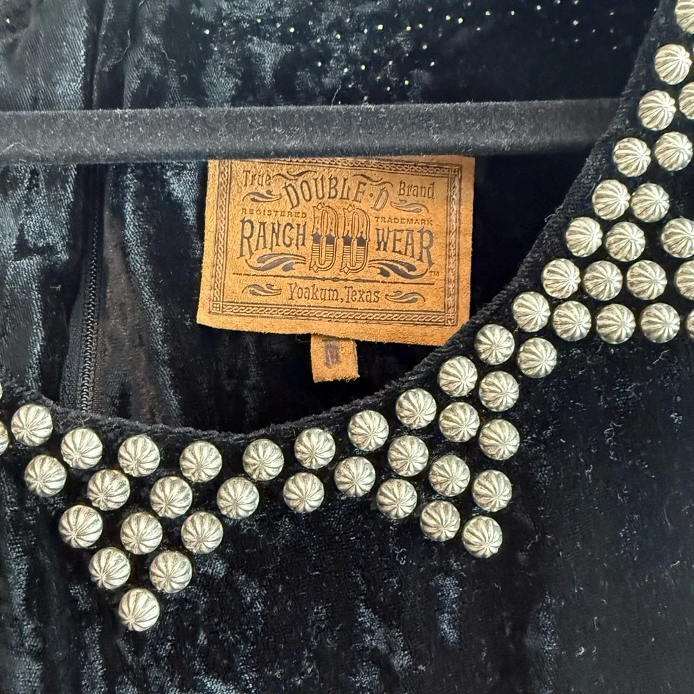 Vintage, silver-embellished, Western Double-D Ranch Black Velvet Dress - Picture 4 of 6